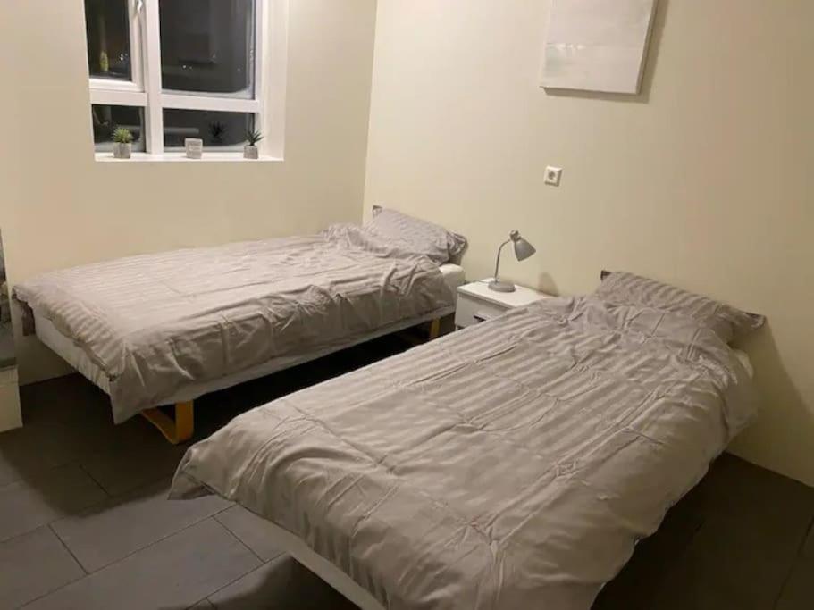 Husavik 2 Bedroom Apartment Zewnętrze zdjęcie
